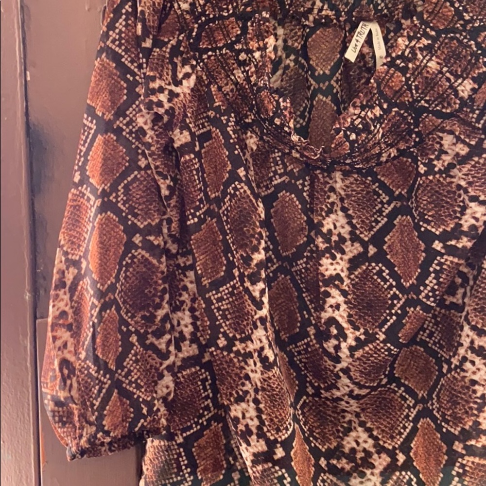 Snake Skin Print Top - Picture 3 of 3